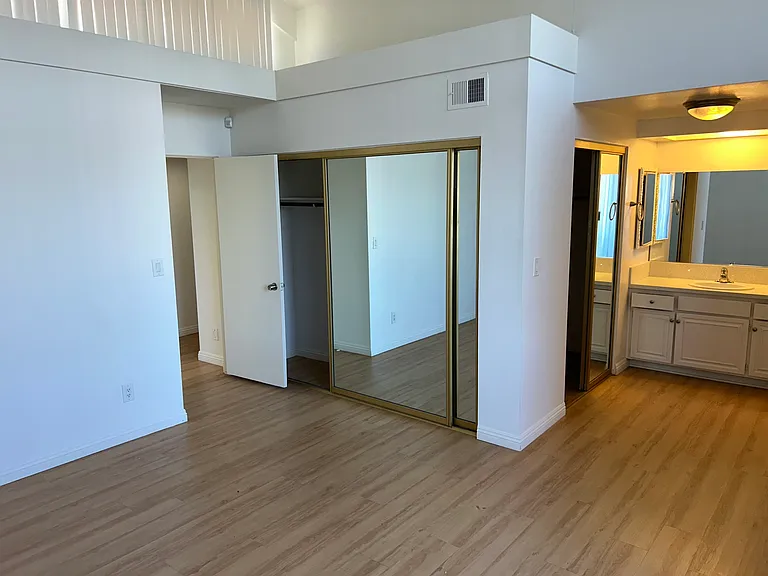 13240 Fiji Way #D — Photo 26
