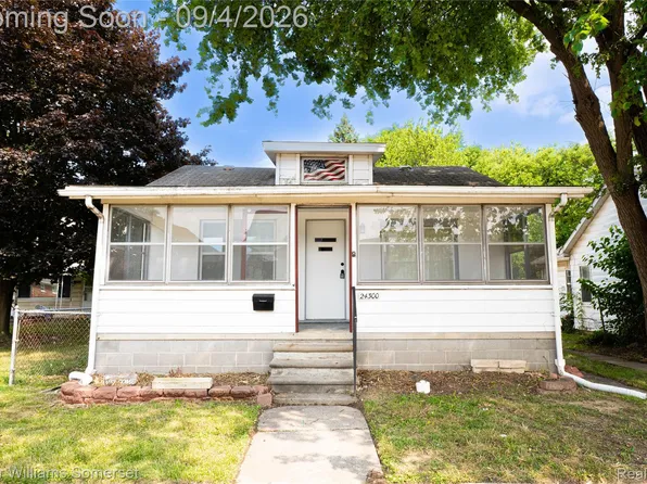 24300 Melrose Ave, Eastpointe, MI 48021