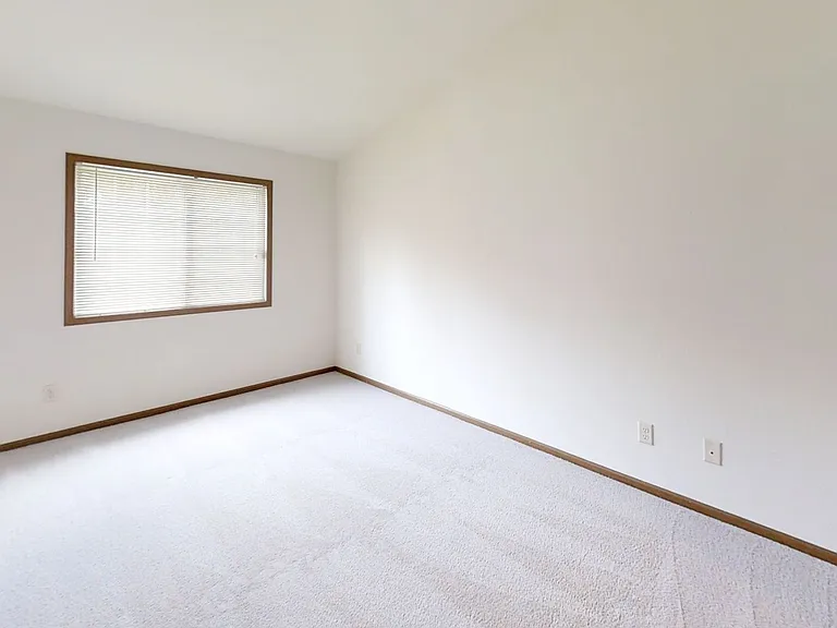 N86W14224 Fond Du Lac Ave #14224 — Photo 15