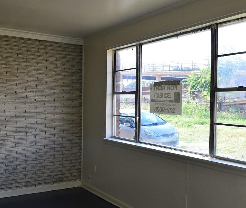 1st image of 1027 Peach Ave