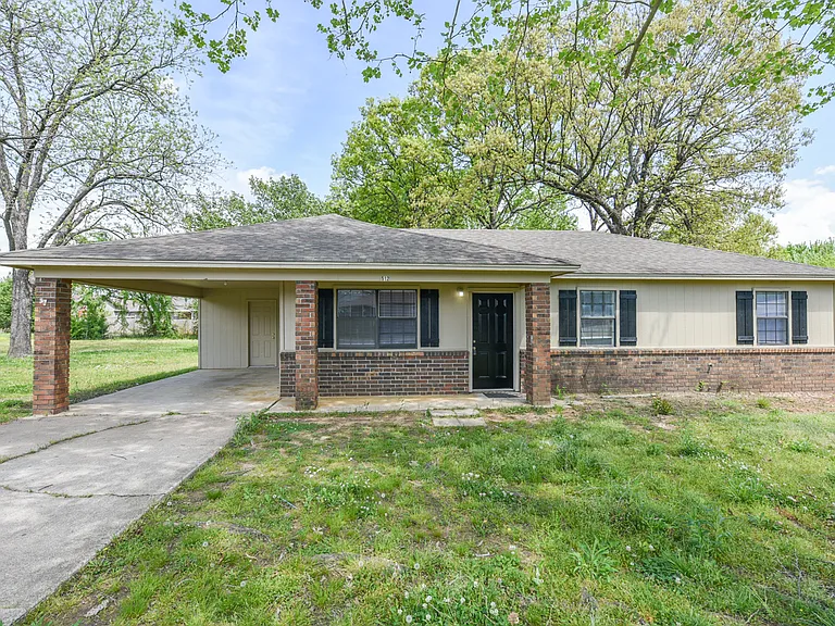 512 Carson Rd — Photo 1
