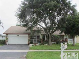 9698 Richmond Cir, Boca Raton, FL 33434