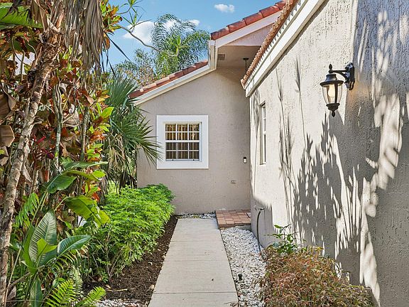 5th image of 1110 NW 105th Way