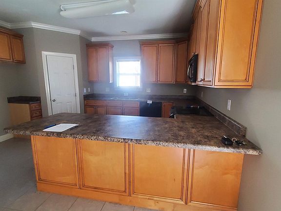 4th image of 937 Tracey Ln