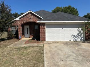 222 Wright Blvd, Grand Prairie, TX 75050