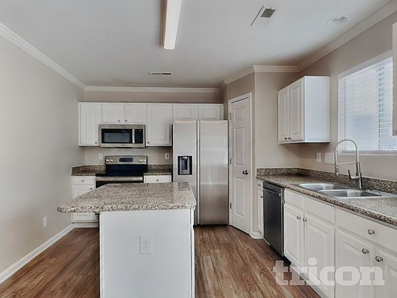 4th image of 314 Walnut Crossing Dr
