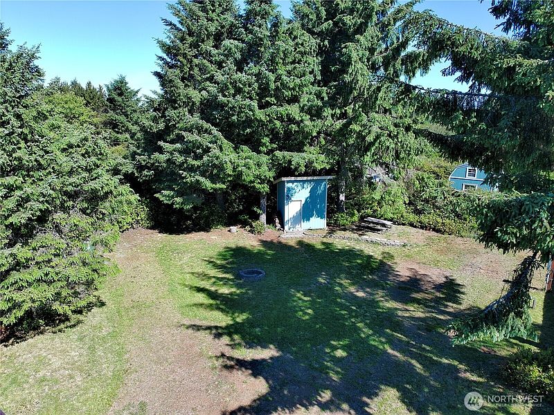 5th image of 198 N Narwhal Loop NW