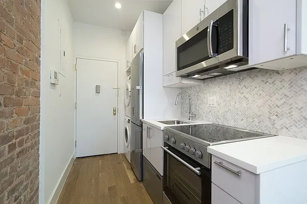 Rented by REAL New York | media 23