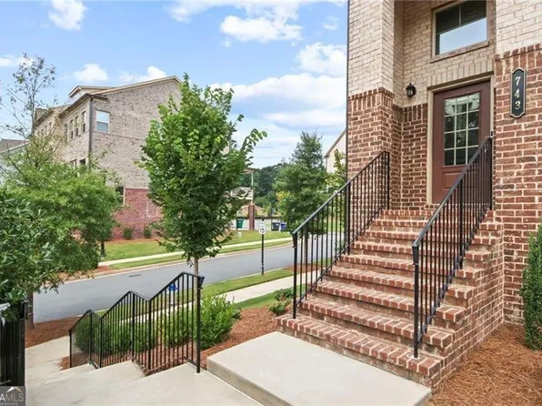 743 Brecklin Ln, Woodstock, GA 30188