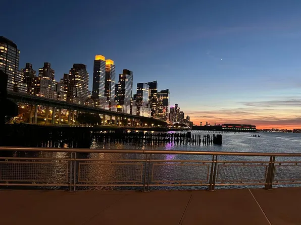 120 Riverside Boulevard image 5 of 10