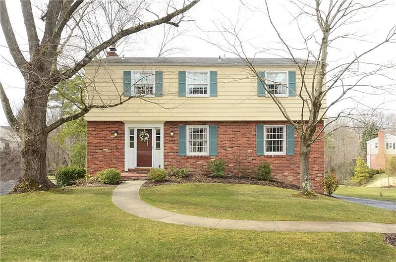 202 Essex Knoll Dr photo 1