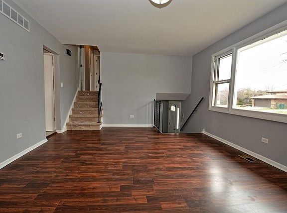 2nd image of 20067 Crescent Ave