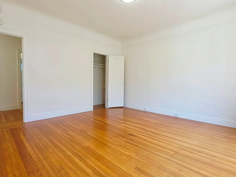 2800 Filbert St — Photo 23