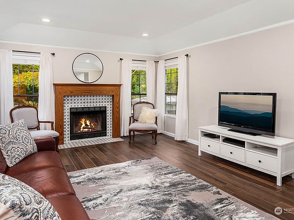 4th image of 18830 Waverly Drive