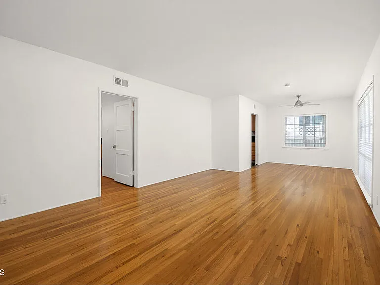 4541 Alveo La Canada — Photo 4