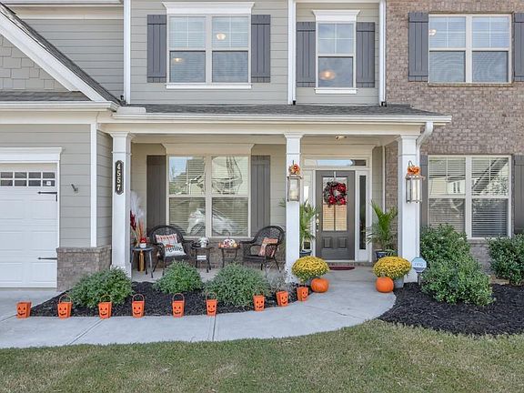 2nd image of 4557 Banshire Cir