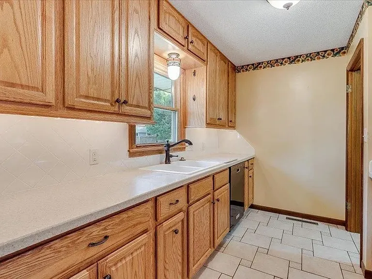 3321 Clove Cir — Photo 15