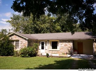 30 Pinellas St, Hendersonville, NC 28792