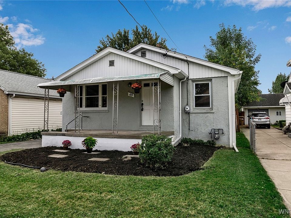 1st image of 49 Clover Pl