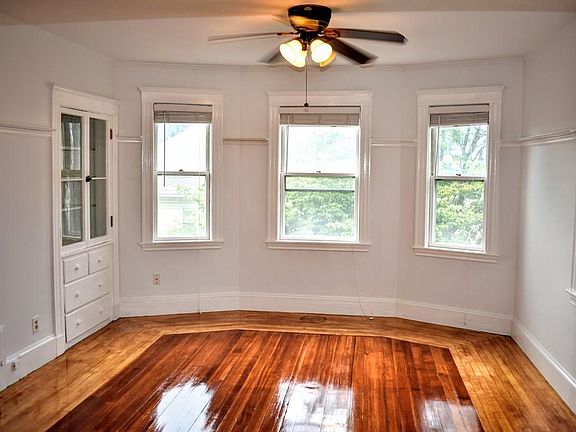 2nd image of 107 Goddard St #1