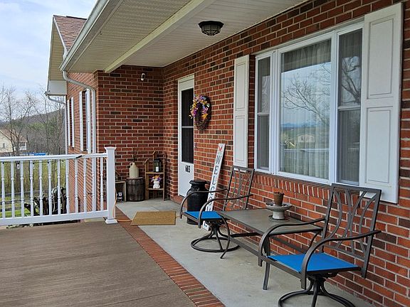 4th image of 603 Kings Grove Ln