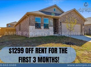 1105 SW 2nd St, Gentry, AR 72734