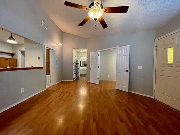 4th image of 205 Jonathan Dr
