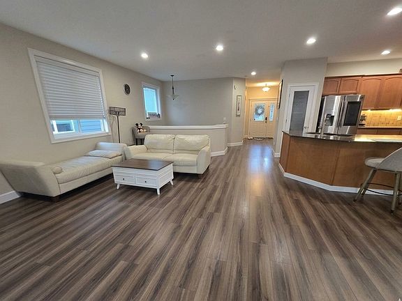 4th image of 4811 71st Avenue Ct W