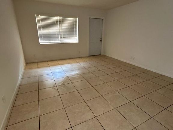 5th image of 515 S Sequoia Dr APT 104