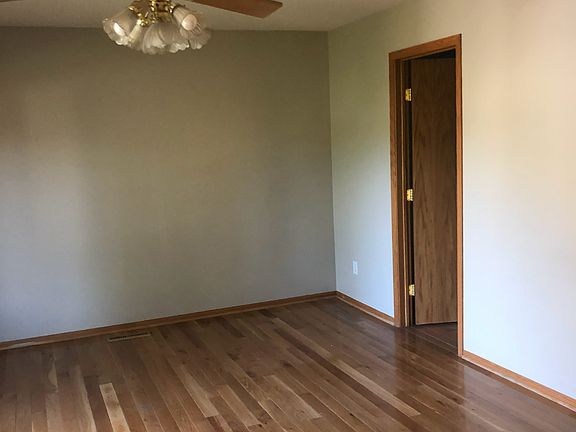 4th image of 405 Manor Ridge Dr NW