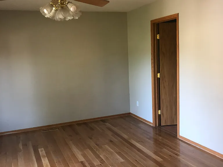 405 Manor Ridge Dr NW — Photo 4