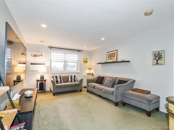 60-39 251st Street 2nd Fl, Little Neck, NY 11362