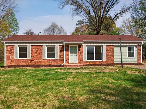 2016 Bryant St, Mayodan, NC 27025