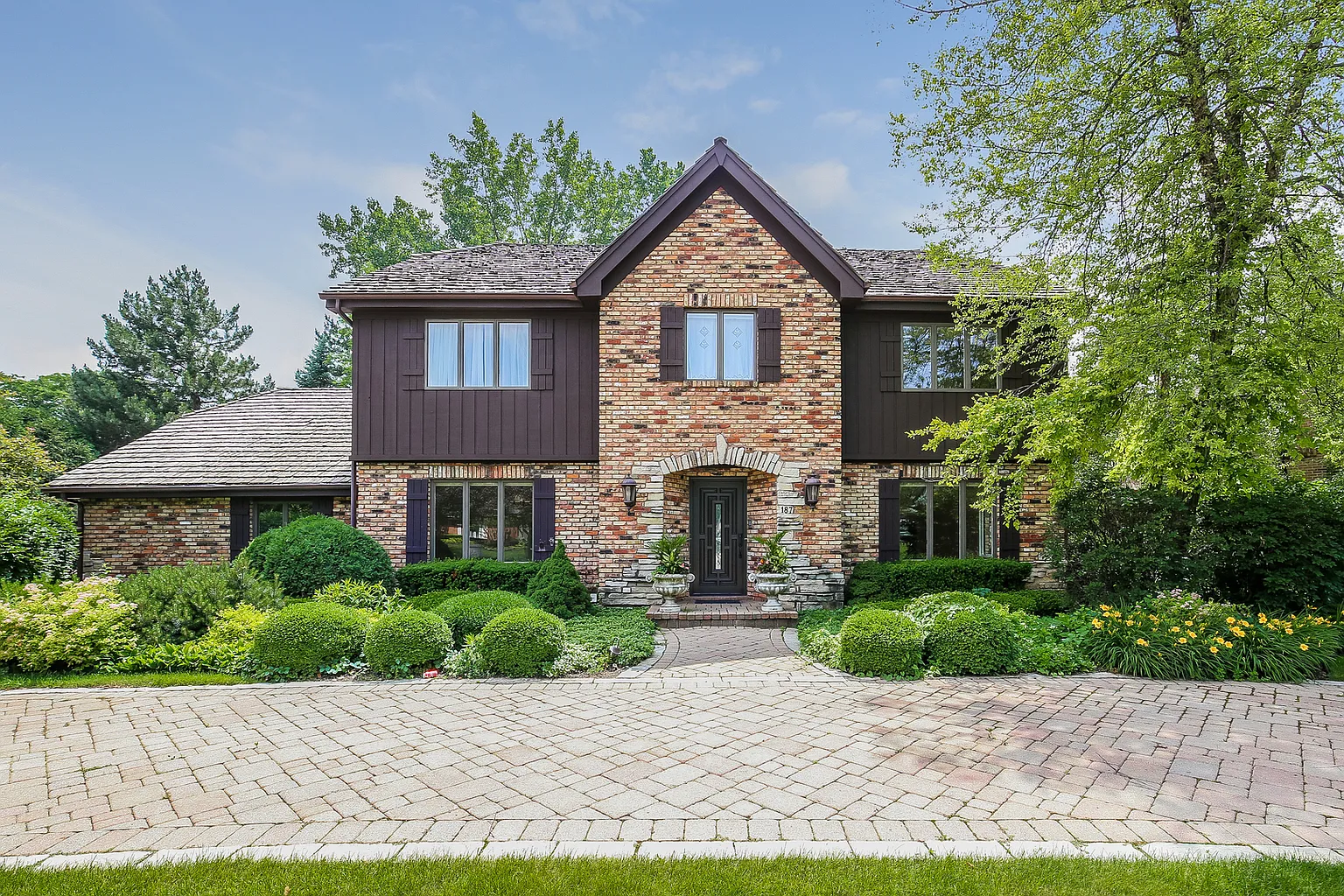 187 Saddle Brook Dr photo 1