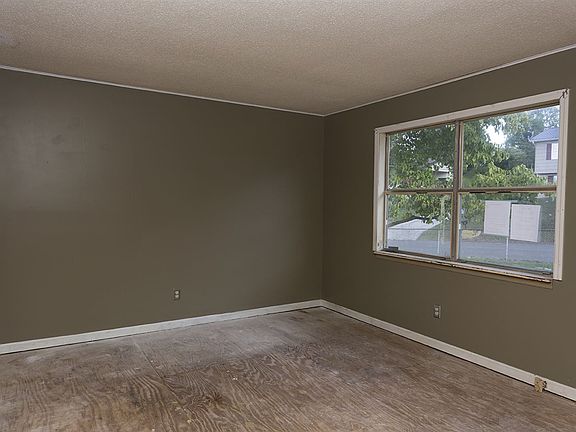 5th image of 3168 Durham Dr SE