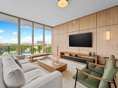 2678 Tigertail Ave APT 701, Miami, FL, 33133