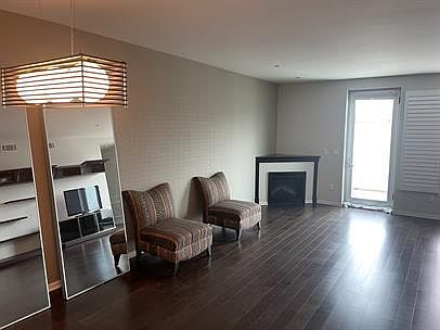 3rd image of 637 S Fairfax Ave APT 201