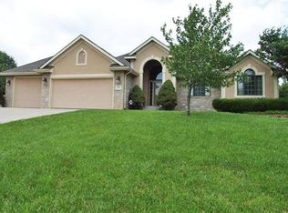 3929 SW Ambassador Pl, Topeka, KS 66610