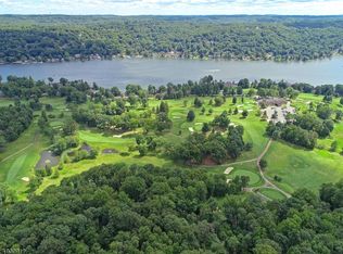 3 Mountain Trl, Sparta, NJ 07871