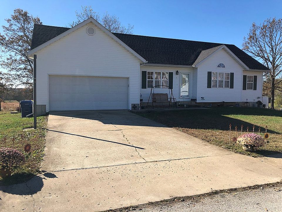 1st image of 4 Brady Ln
