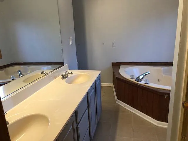 1534 E Valley Pl — Photo 10