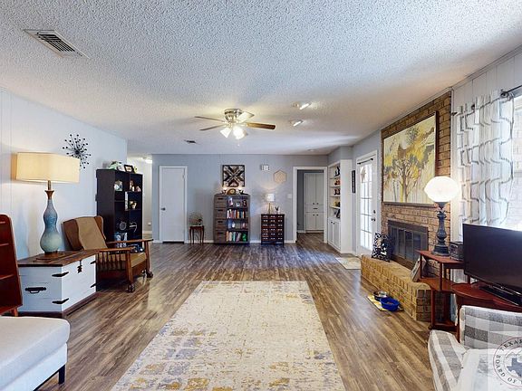 5th image of 816 Elaine Dr
