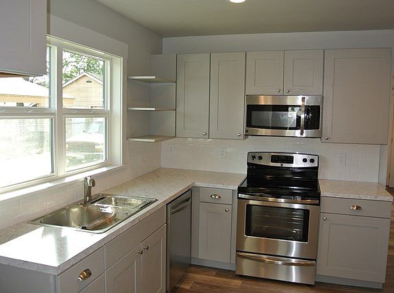 2nd image of 1544 E Alder St