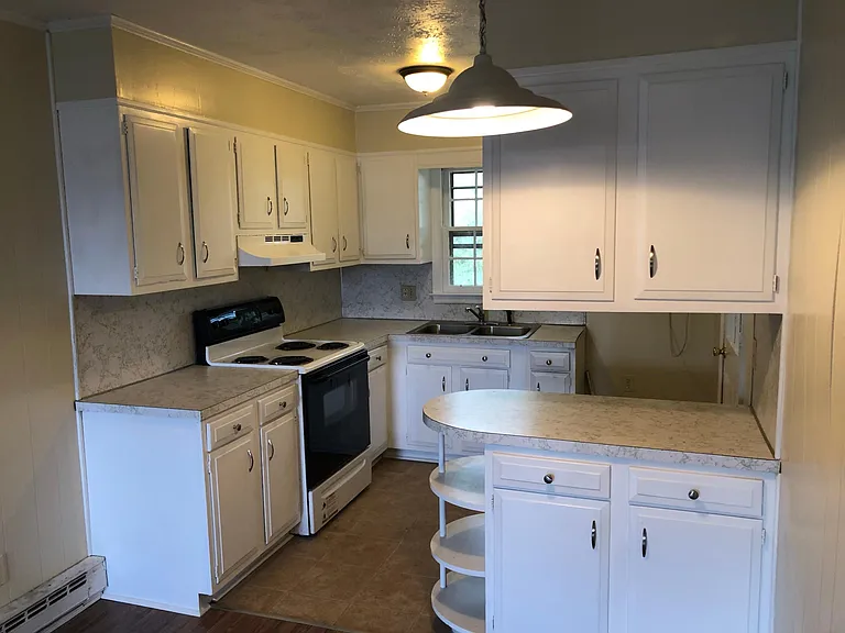 66 Lake Pl — Photo 2