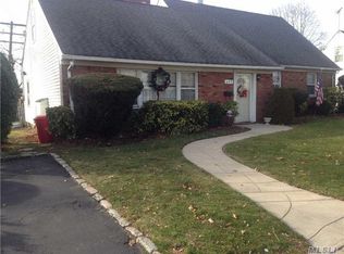 429 Franklin Ave, Hewlett, NY 11557