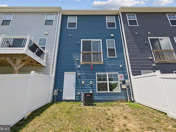 3rd image of 18255 Summit Pointe Dr