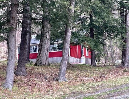 2nd image of 779 Burr Pond Rd