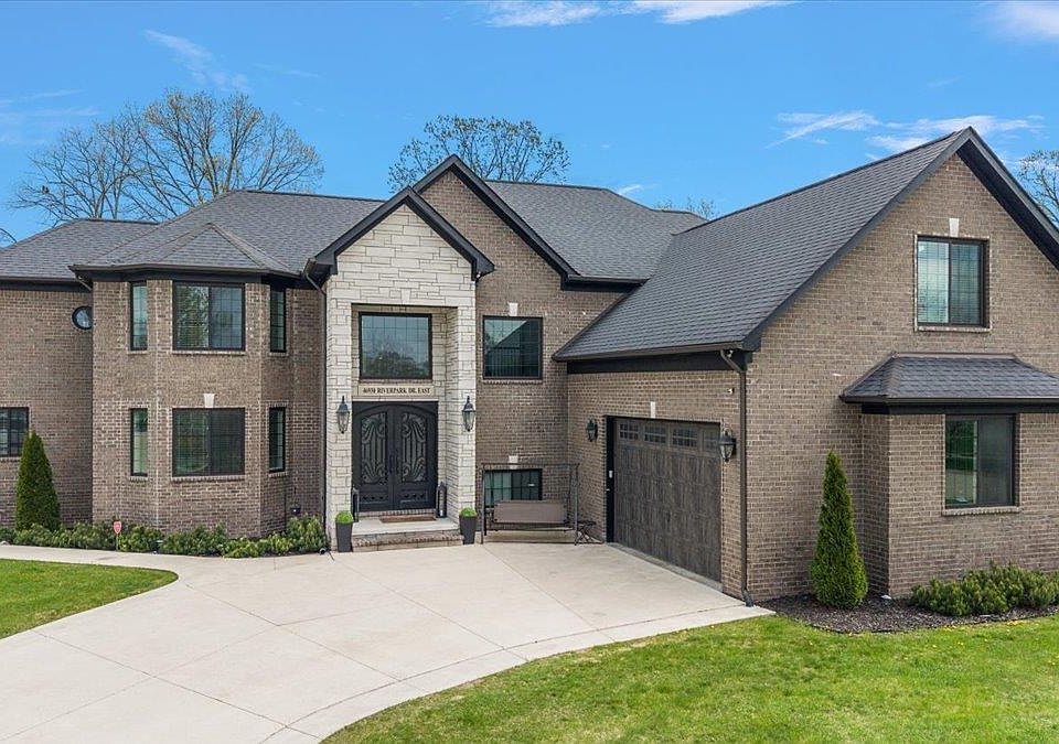 1st image of 46930 Riverpark Dr E