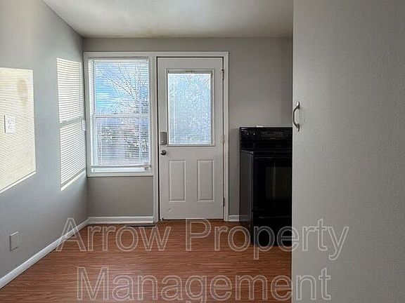 4th image of 5501 Benton St