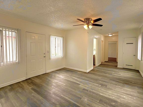 2nd image of 924 W 82nd St #924